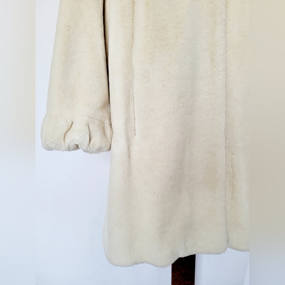 Gallery Women's Super Soft Faux Fur Coat Hooded Hook/Button Ivory Small - Picture 9 of 16